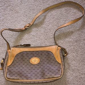 Authentic Vintage Gucci Crossbag